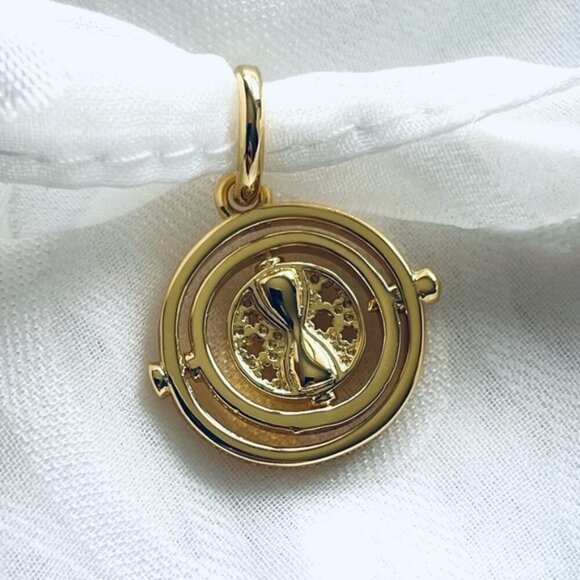 ⏳ NWOT Spinning Time Turner Charm – Harry Potter ✨ - Picture 6 of 10